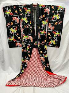 【JK111】裾引き　引き摺り　着物　黒色　格子　梅　簪　櫛　和装　和服　衣装　芝居　演劇　大衆演劇　舞踊　舞台　日本舞踊