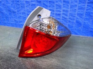 K224　ラクティス　120　前期　右テール　LED　52-226　D　NCP120 NCP125 NSP120　美品