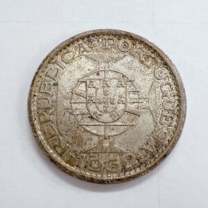 【銀貨】マカオ 5パタカ 14.97ｇ 比重9.78 保証 1952年 貨幣 硬貨 外国銭 現状品【AJ075】