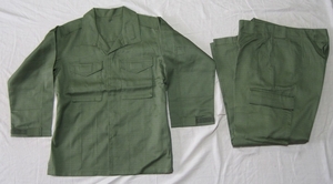 ４Ａ自衛隊ＯＤ戦闘服３型（V/Cリップストップ生地製、大き目Ｍサイズ、新品、送料無料）