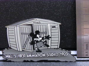 海外ディズニー 限定 3430/5000個 walt's first animation studio 1923 countdown series ピンバッジ disney