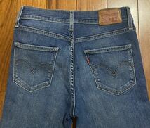 ■リーバイスのストレッチスキニーデニム(ジーンズ)■721 HIGH RISE SKINNY・W25_画像4