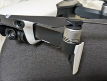 使用少 美品 【即決にてバッテリーおまけ】DJI MAVIC AIR マビックエアー 機体のみ ホワイト 中古良品 未登録 送料無料 4Kドローン_画像4