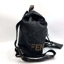 1324【ポーチ付 廃盤】FENDI フェンディ ミニリュックデイパック バックパック ロゴプリント ROMA 金具 男女兼用 レザー 金具 ブラック 黒_画像5