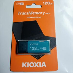 キオクシアＵＳＢメモリ高速１２８ＧＢＸ１個 （ライトブルー）