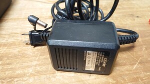  LINE6 ACアダプター SY-09200A-JS 　AC9v 2000mA 中古