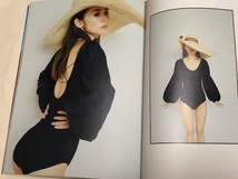 ●クリックポストOK● 泉里香 写真集 Madeira RIKA IZUMI STYLE BOOK 2冊まとめ　※帯・カバー無しの為、安価スタート！_画像8