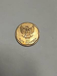 ★インドネシア　500ルピア　アルミ青銅貨　1992年　光沢残