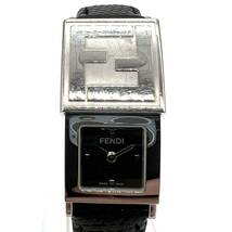 ■【2024年1月電池交換済 稼働品】 FENDI フェンディ 5400L シークレット 腕時計 QZ クォーツ 黒文字盤 ブラック シルバー ズッカ柄_画像2