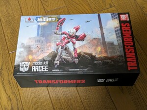 トランスフォーマー 風雷模型 FlameToys アーシー ARCEE 空箱 箱 HASBRO ハズブロ