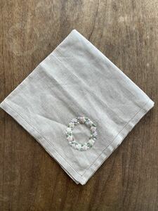 madu till .linen handkerchie flower embroidery Cross table linen 