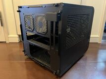 Thermaltake CA-1B8-00S1WN-00 Core V1 水冷ラジエータにも対応する小型キューブ型PCケース サーマルテイク Mini-ITX_画像6