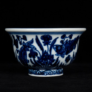▽鴻▽ 明 永樂年製款 古陶瓷品 青花 魚藻紋 壓手杯 置物 古賞物 中国古玩 中国古美術