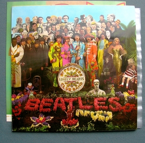 雅雑§(3)LP[Beatles/Sgt.Pepper’sLHCB]フィリピン独自3曲差替正規盤/ラミネート無気泡/盤優良もA-2微プッ有/ジジ微弱/切抜付/SLPEA1006-A