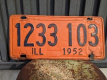 オレンジカラー　USA イリノ州　ナンバープレート １９５２年　アンティーク　ヴィンテージ_画像1