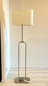 【美品】IKEA フロアランプ UPPVIND ウップヴィンド ニッケルメッキ ホワイト 150㎝ TRADFRI/トロードフリ 調光LED電球セット 直引取り可