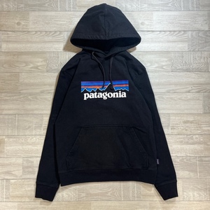 Patagonia/パタゴニア/M's P-6 Logo Uprisal Hoody/アップライザルフーディ/39539/ブラック/フロントロゴプリント/プルオーバーパーカー