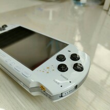 美品 希少 PSP 3000 うたプリモデル 本体 バッテリー 純正充電器 メモリースティック4GB 液晶保護フィルム うたのプリンスさまオールスター_画像4