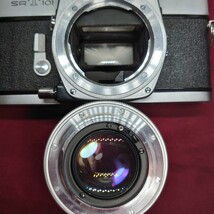 118【シャッターOK】MINOLTA SRT101 レンズ交換式一眼レフフィルムカメラ ミノルタ LENS MC ROKKOR-PF F:1.4 58mm ボディレンズセット_画像3