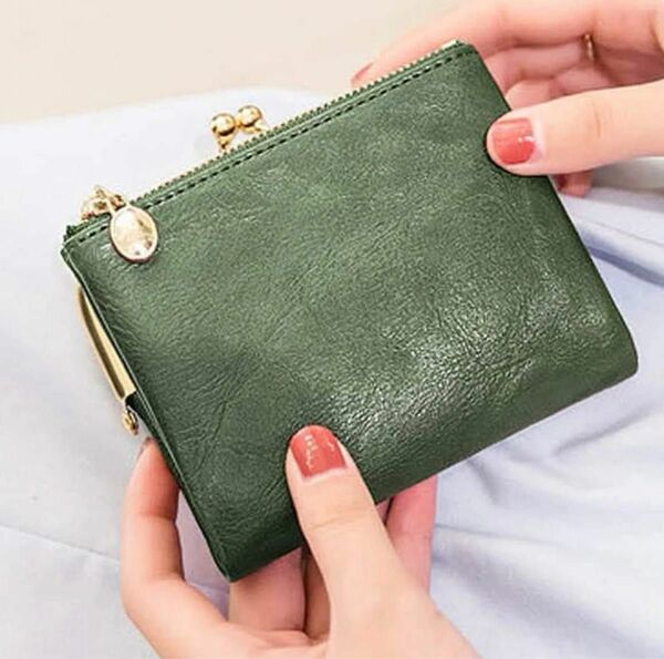 二つ折り財布、折り畳み財布、 がま口、グリーン、新品未使用