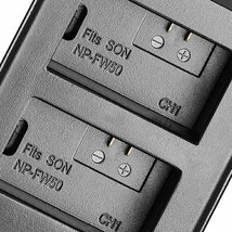 【送料無料】SONY NP-FW50対応縦充電式USB充電器☆LCD付４段階表示２口同時充電仕様☆USBバッテリーチャージャー(2口USB充電器☆LCD付)_画像3