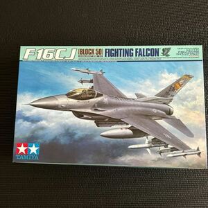 タミヤ 1/32 F-16CJ BLOCK 50 ファイティング　ファルコンCM コンフォーマル　ヒューエル　タンク付き