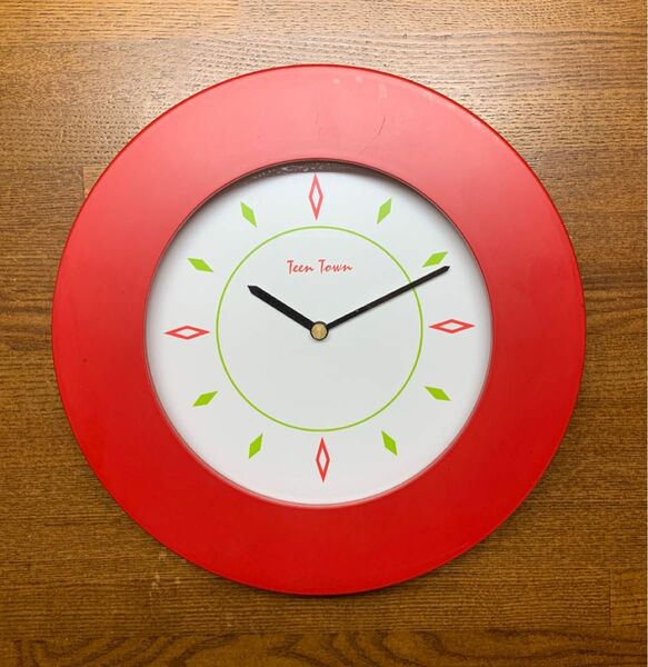 【ジャンク品】赤い壁掛け時計　 日本製　レトロ