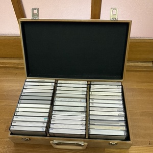 中古カセットテープ　メーカー色々39本(メタル12本ハイポジ26本ノーマル1本) 収納ケース付き