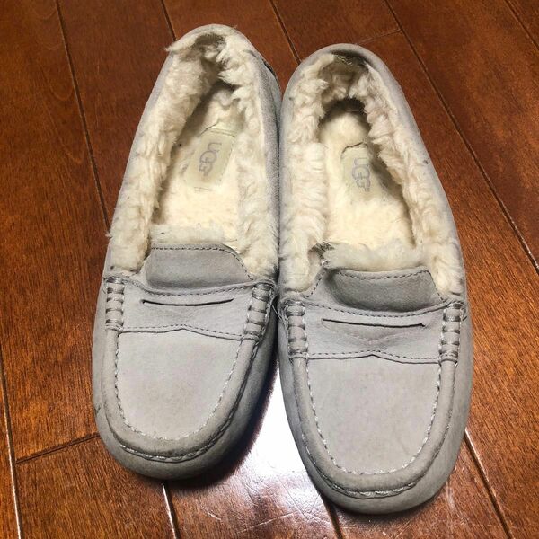 UGG アグ　モカシン