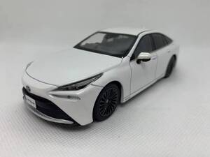 1/30 トヨタ ミライ TOYOTA MIRAI 090 プレシャスホワイトパール ブラックホイール J04-03-105