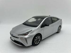 1/30 トヨタ プリウス TOYOTA PRIUS 1G3 グレーメタリック×幾何学調ルーフフィルム J04-03-160