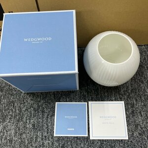 107600◎WEDGWOOD ウェッジウッド ホワイトフォリア フラワーベース 花器 花瓶 白 保存箱有