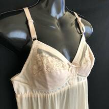 SD-218　☆♪The Wacoal JRA169　 EXCEL Beauty Ladys Lingerie♪☆ エレガンスチャームブラスリップ　　A80L(B90cm 丈95cm ）_画像1