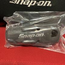 ブラシレス　新型　スナップオン snapon Snap-on 14.4V インパクト　ブーツ　バッテリー　ガンメタ　限定　カラー　新品_画像1