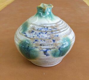 花瓶　一輪挿し　陶器