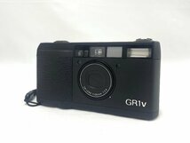 [中古品/ジャンク品] RICOH フィルムカメラ GR1V GR LENS f=28㎜ 1:2.8〈送料別〉AD0077_画像1