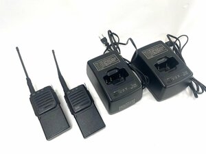 [中古/1点のみ通電確認済み］icom アイコム 無線機 2機セット 無線電話装置 IC-UH201 充電器 BM-107 〈送料別〉AD0097