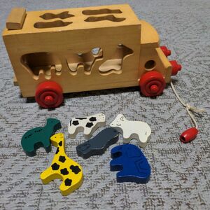 木製玩具　トラック　どうぶつ