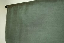 壱日0083 本絹米澤紬男着物羽織 裄69丈138К超光沢灰緑色 珍色の銘品 高額紬 現代物未着用_画像6