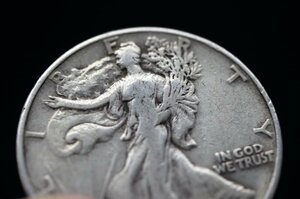 アメリカ　ウォーキングリバティ　５０セント銀貨　１９４２年　古幣