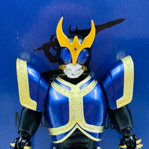 中古品 S.H.Figuarts フィギュアーツ 仮面ライダークウガ ライジングタイタン