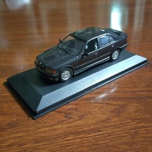 ミニチャンプス 1/43 BMW 3シリーズ E36 ダイヤモンドブラック ミニカー