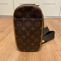 LOUIS VUITTON ルイヴィトン ボディバッグ ポシェットガンジュ モノグラム　ショルダーバッグ 　中古品_画像1