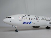 1/200 BOEING 777-300ER ANA JA731A (STAR ALLIANCE livery) ハセガワ組み立てキット塗装完成品_画像4