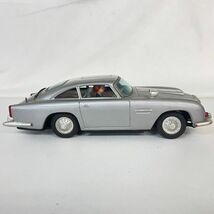 O450-K32-3383 007 JAMES BOND GILBERT ASTON MARTIN DB5 アストンマーティン ジェームスボンド ミニカー フィギュア 全長約30cm ⑤_画像3