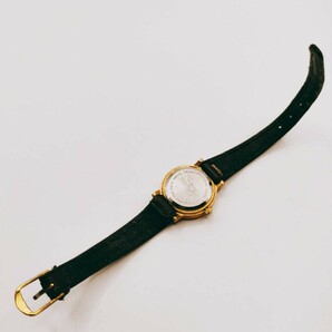 #32 KUREYON クレヨン 腕時計 アナログ 3針 金色文字盤 ゴールド基調 国旗 時計 トケイ アクセサリー ヴィンテージ アンティーク レトロの画像9