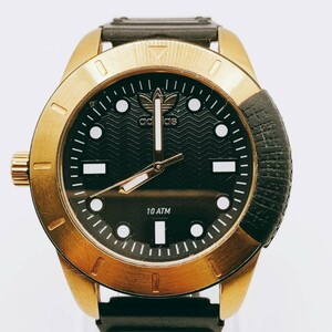 adidas アディダス 腕時計 アナログ 3針 黒文字盤 ゴールド基調 時計 とけい トケイ アクセサリー ヴィンテージ アンティーク レトロ