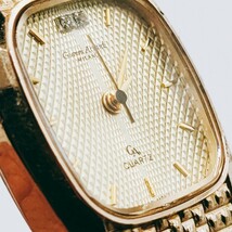 #18 GIANNI ACCARDI ジャンニ アッカルディ 腕時計 アナログ 3針 金色文字盤 ゴールド基調 時計 とけい トケイ アクセサリー ヴィンテージ_画像3