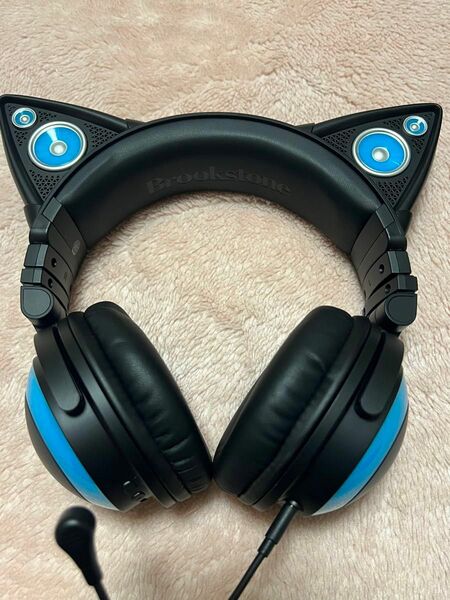 ネコ耳ヘッドホン Brookstone Cat Ear Headphones