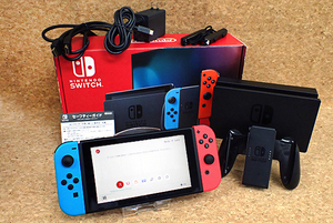 【中古】新型 Nintendo Switch Joy-Con[L] ネオンブルー/[R] ネオンレッド HAD-S-KABAA 任天堂 本体 付属品付き(NKB24-1)